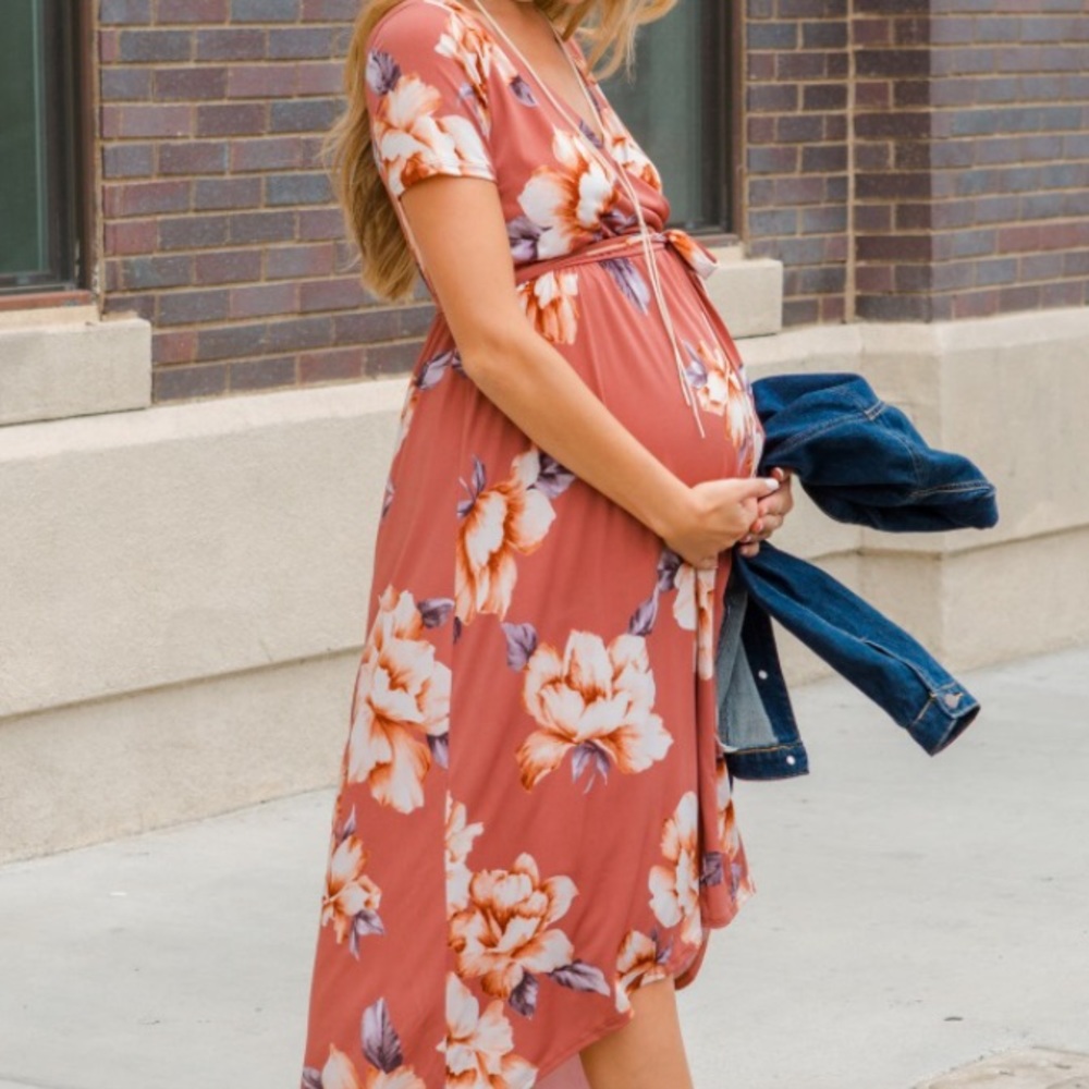 Pinkblush•Floral Maternity Dress•Size L
